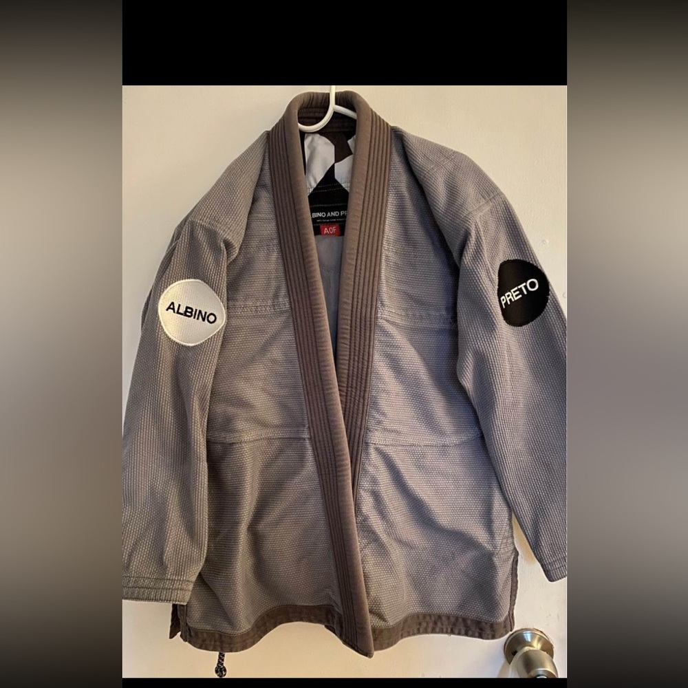 Preto and albino bjj gi
